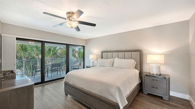 1001 POINT OF ROCKS ROAD 208, Sarasota, FL 34242