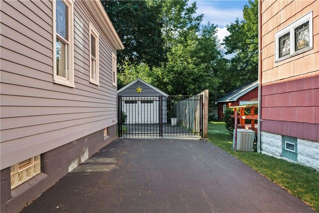 186 Wilsonia Road, Rochester, NY 14609
