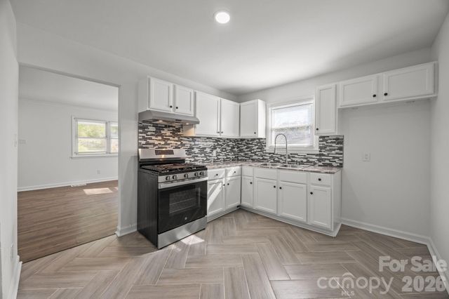 2309 Longleaf Drive, Charlotte, NC 28210