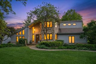 500 Parkview Place, Burr Ridge, IL 60527