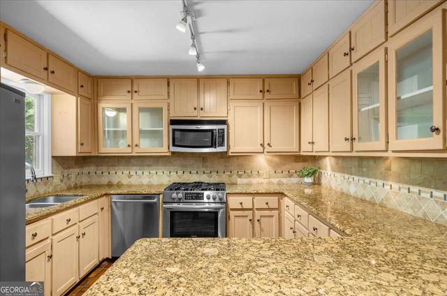 5573 Hidden Harbor Landing, Gainesville, GA 30504