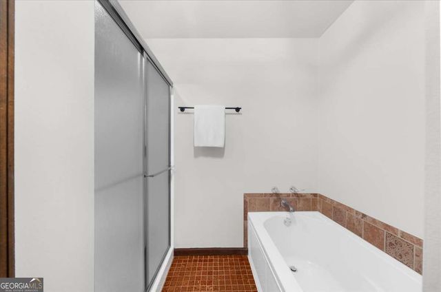 5573 Hidden Harbor Landing, Gainesville, GA 30504