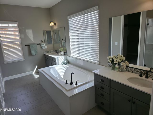 11541 Hacienda Ridge Way, Sparks, NV 89441