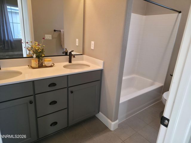 11541 Hacienda Ridge Way, Sparks, NV 89441