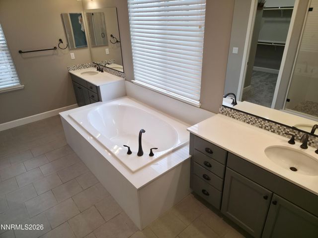 11541 Hacienda Ridge Way, Sparks, NV 89441