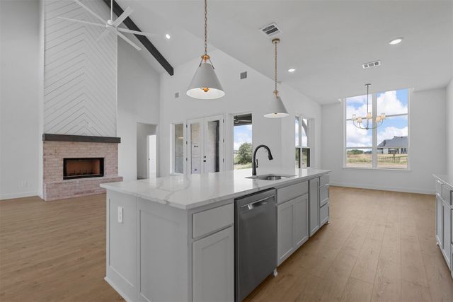 427 Red Bird, Springtown, TX 76082