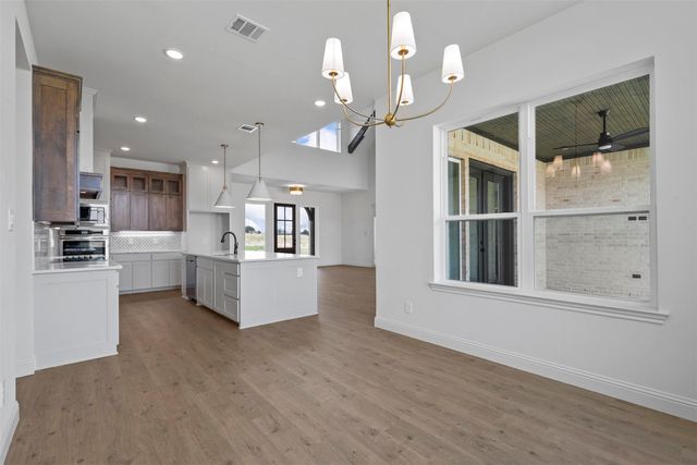 427 Red Bird, Springtown, TX 76082