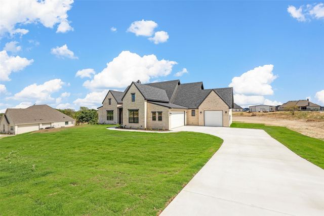 427 Red Bird, Springtown, TX 76082