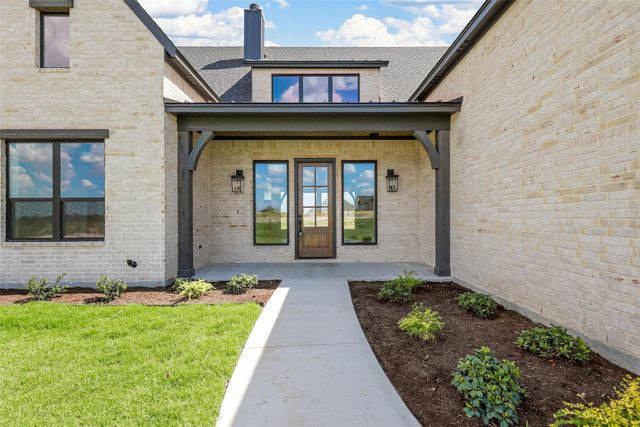 427 Red Bird, Springtown, TX 76082