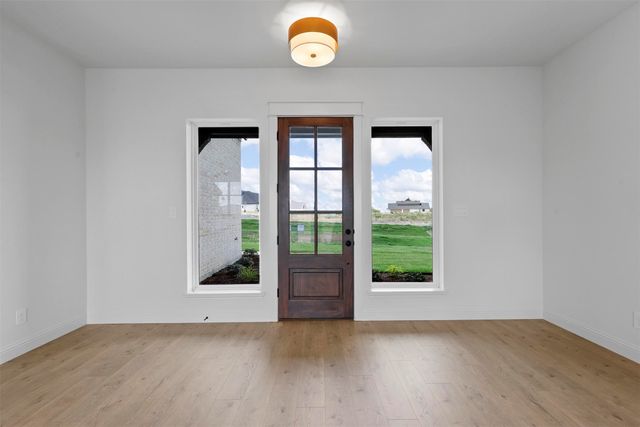 427 Red Bird, Springtown, TX 76082