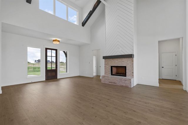 427 Red Bird, Springtown, TX 76082