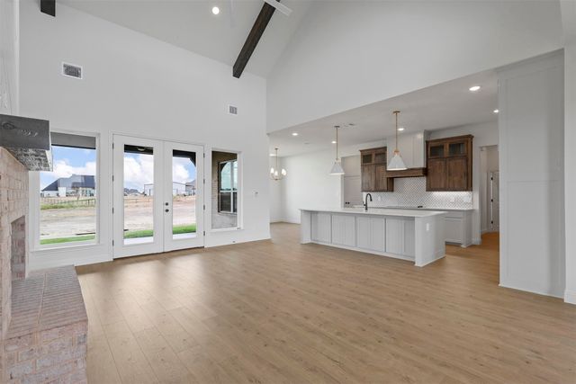 427 Red Bird, Springtown, TX 76082