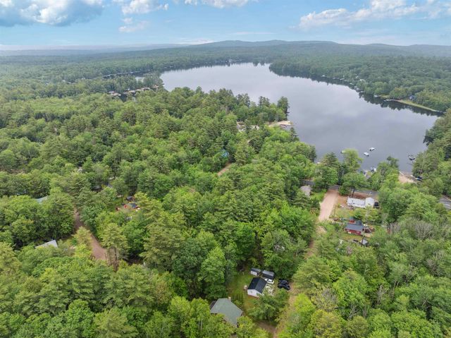 21 Elaine Road, Middleton, NH 03887
