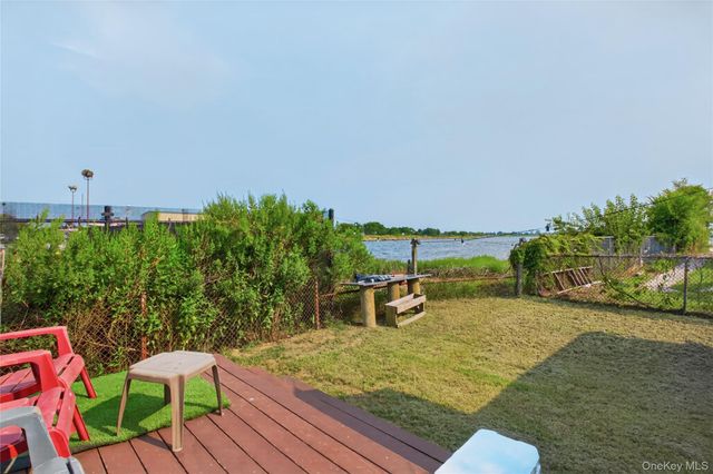 16 Dewey Street E, East Rockaway, NY 11518