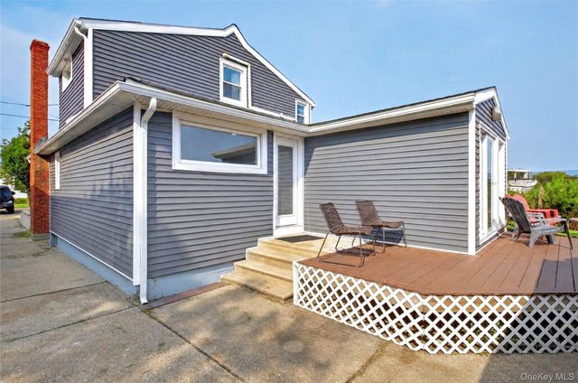 16 Dewey Street E, East Rockaway, NY 11518