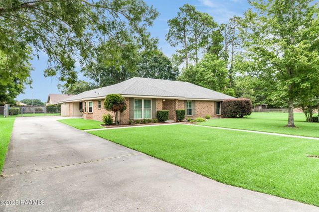 104 Pullin Drive, Youngsville, LA 70592
