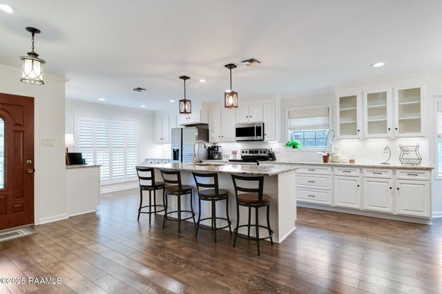 104 Pullin Drive, Youngsville, LA 70592