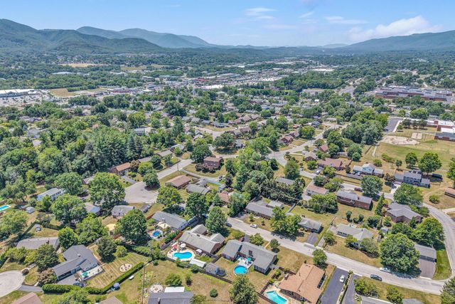 423 Highfield RD, Salem, VA 24153