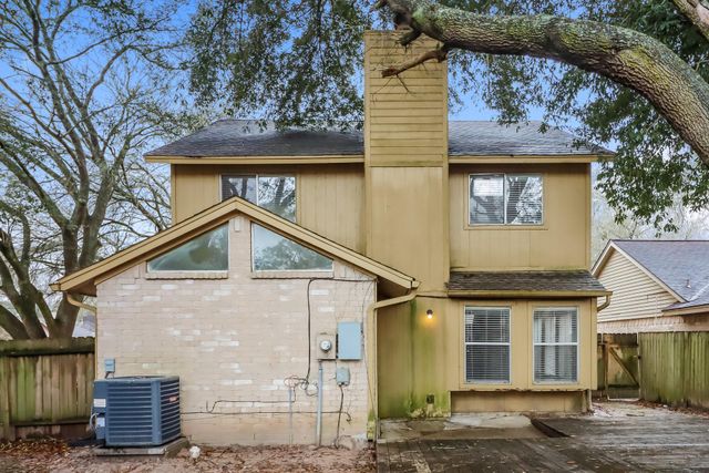 16602 Quiet Trail Drive, Humble, TX 77396