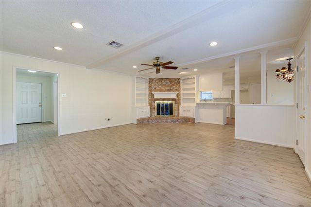 5810 Boyce Springs Drive, Houston, TX 77066