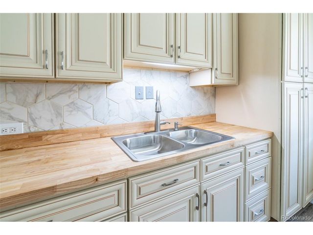 1022 S Santa Fe Ave, Pueblo, CO 81006