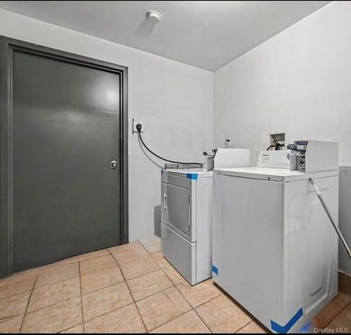 8409 Queens Boulevard 4B, Elmhurst, NY 11373