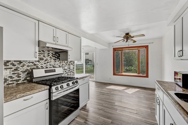 1841 Whaler Lane, Hanover Park, IL 60133