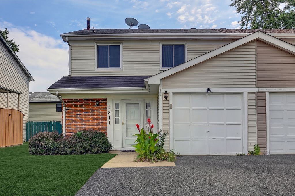 1841 Whaler Lane, Hanover Park, IL 60133