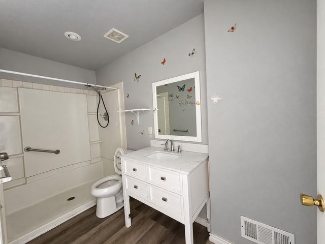 900 Lee LN, Lockhart, TX 78644