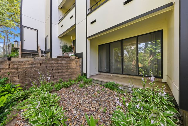 4902 University Avenue 130, Des Moines, IA 50311