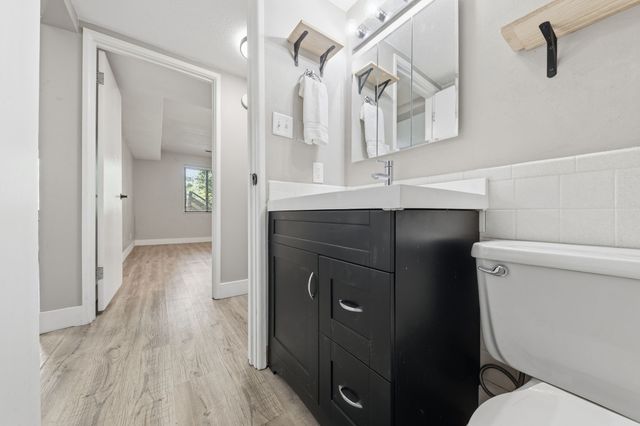 4902 University Avenue 130, Des Moines, IA 50311