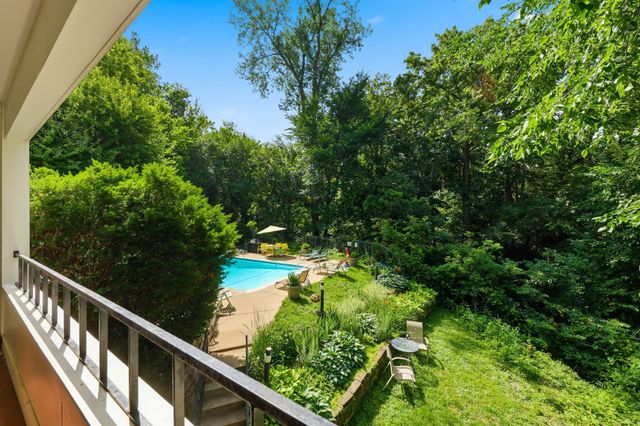 4902 University Avenue 130, Des Moines, IA 50311