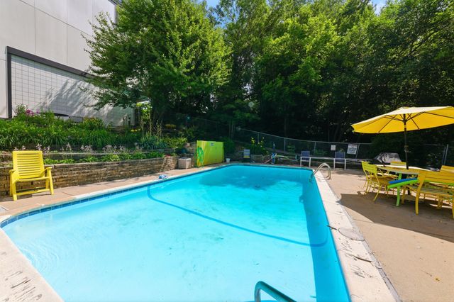 4902 University Avenue 130, Des Moines, IA 50311