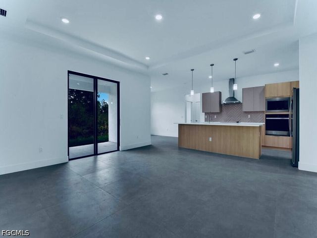 3805 E 8th ST, Lehigh Acres, FL 33972
