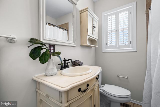 2601 HILLCREST AVE, Baltimore, MD 21234