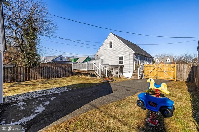 2601 HILLCREST AVE, Baltimore, MD 21234