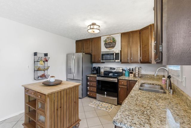 3552 Sundart Drive, Lexington, KY 40517