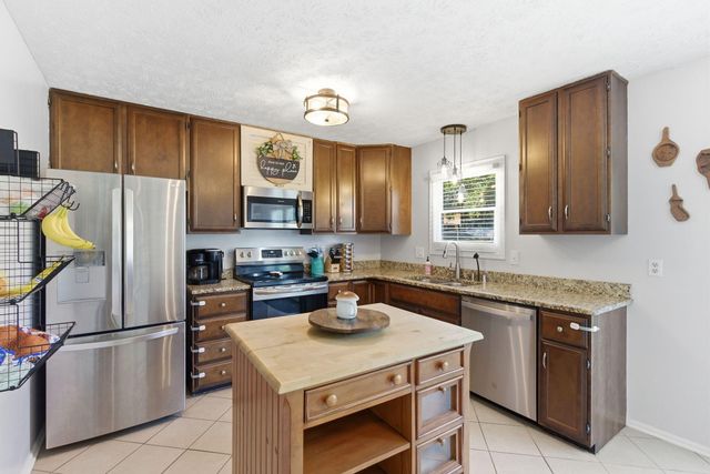 3552 Sundart Drive, Lexington, KY 40517