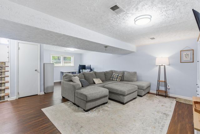 3552 Sundart Drive, Lexington, KY 40517
