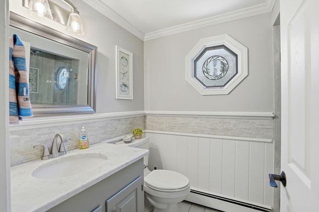 145 Staples Shore Rd, Lakeville, MA 02347