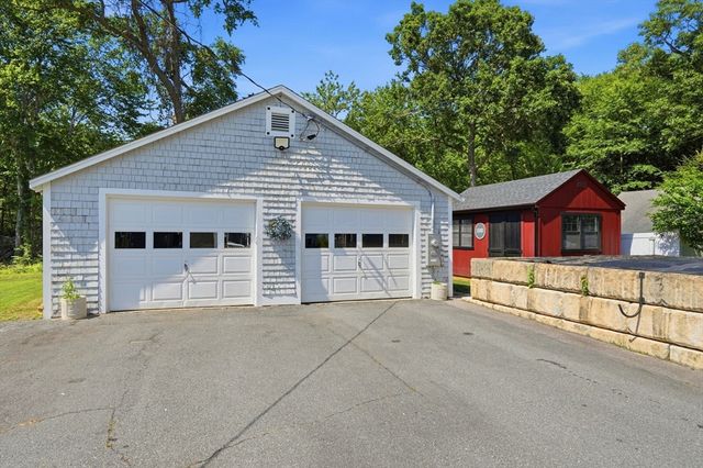 145 Staples Shore Rd, Lakeville, MA 02347