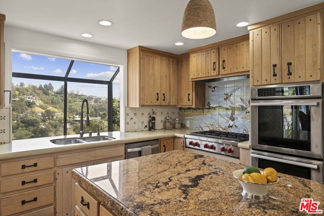 1052 N Kenter Avenue, Los Angeles, CA 90049