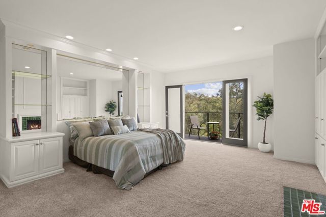 1052 N Kenter Avenue, Los Angeles, CA 90049