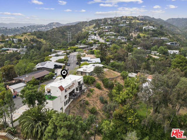 1052 N Kenter Avenue, Los Angeles, CA 90049