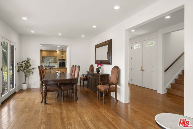 1052 N Kenter Avenue, Los Angeles, CA 90049