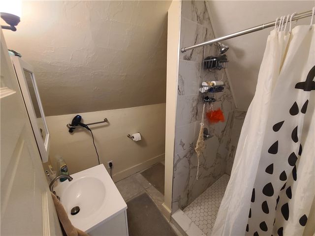 743 Taylor Ave, Avalon, PA 15202