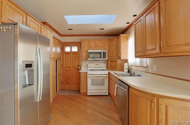 43428 Hartwick Drive, Sterling Heights, MI 48313