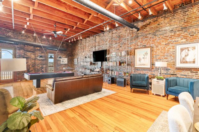 509 W Olive Street 201, Springfield, MO 65806