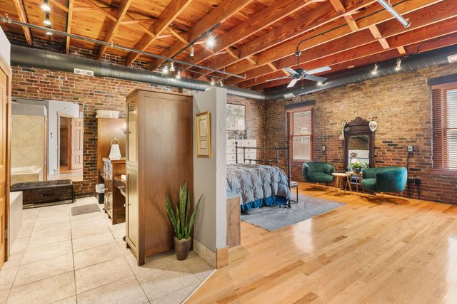 509 W Olive Street 201, Springfield, MO 65806