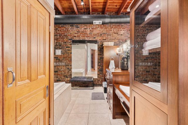 509 W Olive Street 201, Springfield, MO 65806